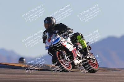 media/Nov-06-2023-Moto Forza (Mon) [[ce023d0744]]/3-Intermediate Group/Session 5 (Turn 9)/